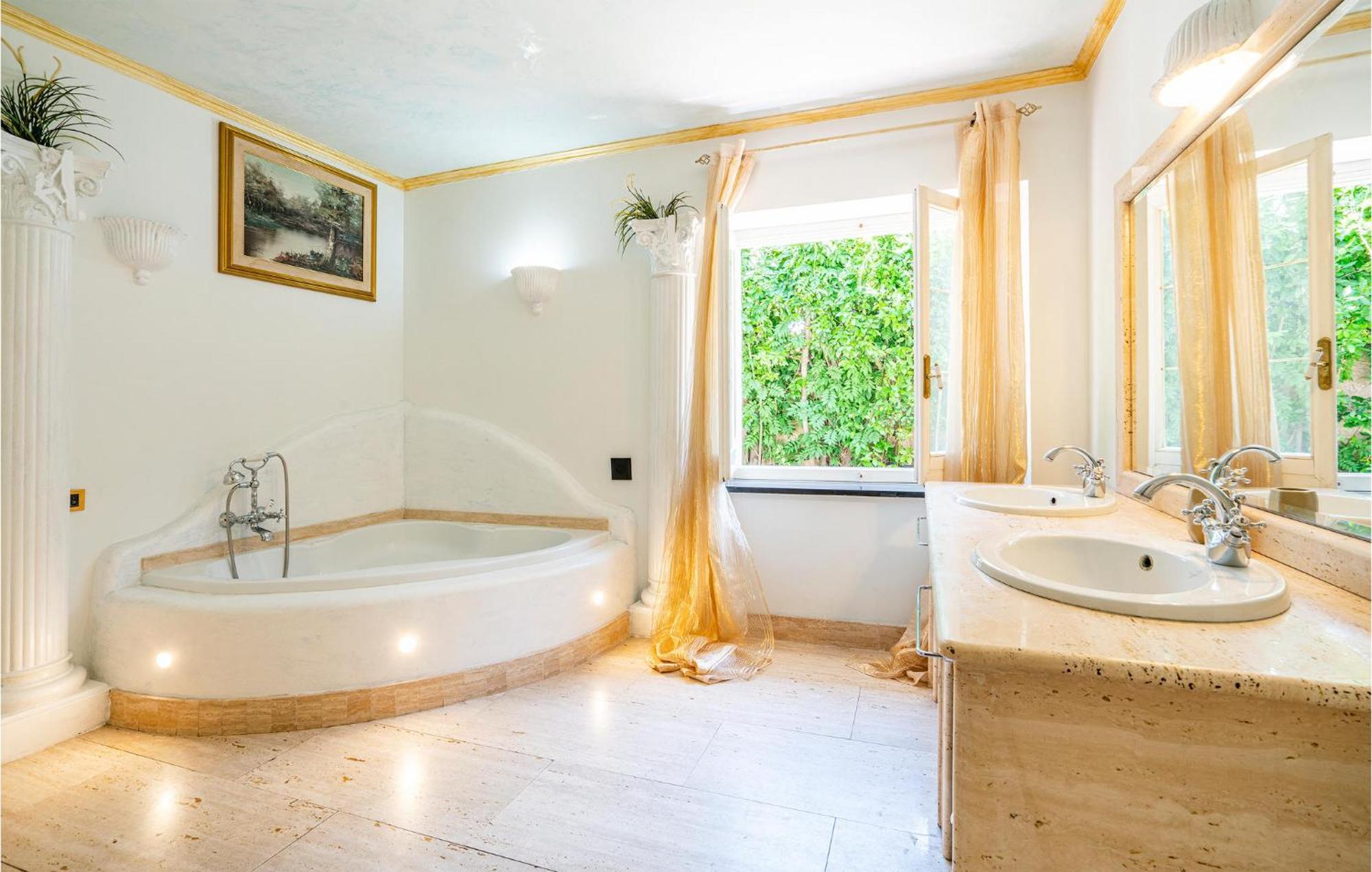 Beautiful Home In Fiumicino With Wifi Exterior foto