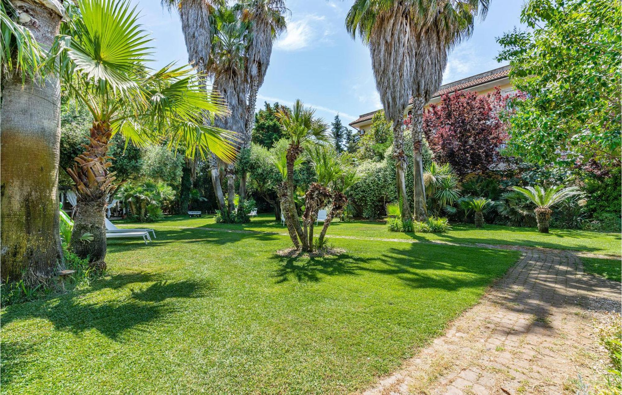 Beautiful Home In Fiumicino With Wifi Exterior foto
